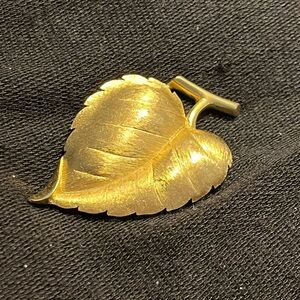 Vintage Signed Trifari Brooch